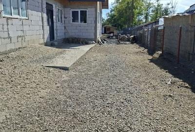 Casă cu 3 camere cu Teren 90 Mp în Central