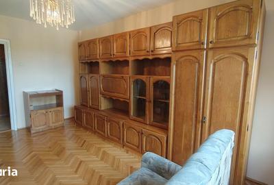 Apartament cu 3 camere decomandat în 14 Mai - 7
