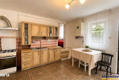 Casă cu 3 camere în Unirii