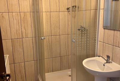 Apartament cu 3 camere în Vasile Aaron
