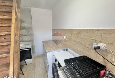 Casă cu 2 camere cu Teren 10 Mp în Iosia