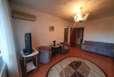 Apartament cu 3 camere semidecomandat, mobilat în Titan - 2