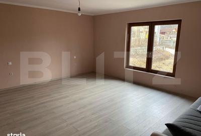 Casă cu 4 camere cu Teren 7100 Mp în Salva - 5