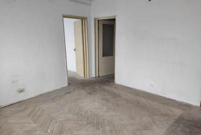 Apartament cu 2 camere semidecomandat în Cina