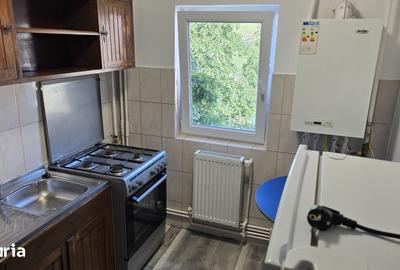 Garsonieră decomandată în Micro 15