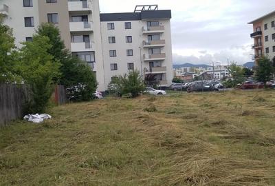 Teren de 1000 mp, în Tractorul - 3