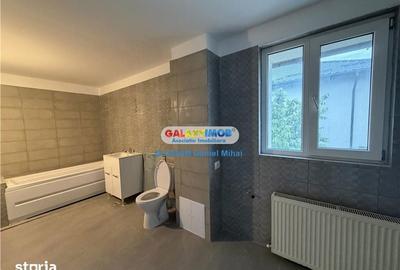 Casă cu 7 camere cu Teren 300 Mp în Central - 11