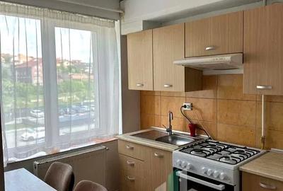 Apartament cu 2 camere semidecomandat, mobilat în Iris