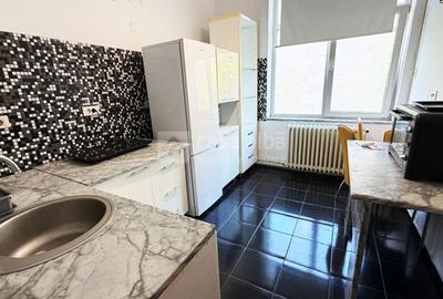 Apartament cu 3 camere decomandat, mobilat în Central - 3