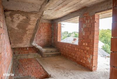 Casă cu 4 camere decomandat în Grigoreni