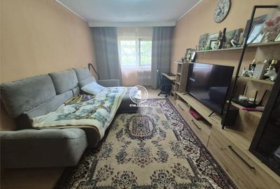 Apartament cu 3 camere decomandat, mobilat în Galata
