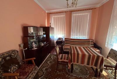 Casă individuală cu 2 camere cu Canalizare în Central - 3