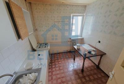 Apartament cu 4 camere semidecomandat în Calea București - 3