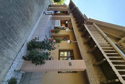 Casă cu Teren 1200 Mp în Central - 9