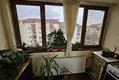 Apartament cu 3 camere decomandat în Soarelui - 5