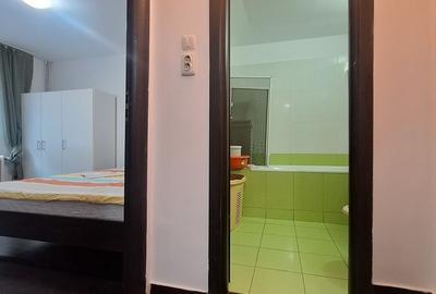 Apartament cu 3 camere decomandat în Crângași