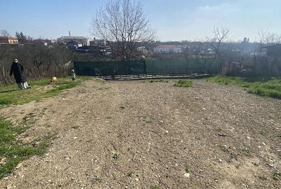 Teren de 900 mp, în Leu - 3