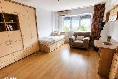 Apartament cu 3 camere decomandat în Centrul Civic