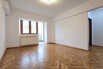 Apartament cu 3 camere semidecomandat în Inel II