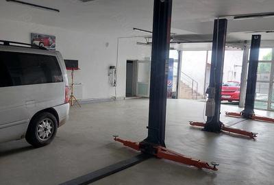 Spațiu comercial, de 200 mp, în Central - 3