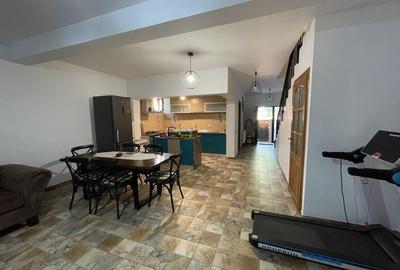 Casă cu 4 camere cu Teren 230 Mp în Central - 2