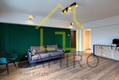 Apartament cu 4 camere semidecomandat în Centrul Civic