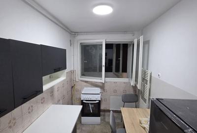 Apartament cu 2 camere semidecomandat, mobilat în Titan