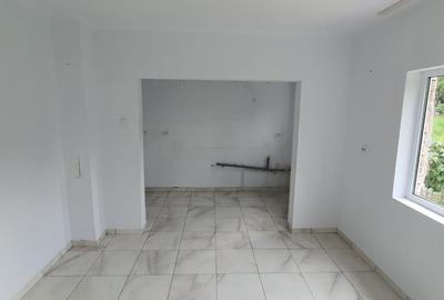 Casă cu 4 camere cu Teren 2200 Mp în Șișești - 4
