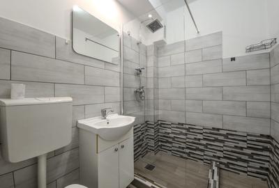 Apartament cu 3 camere decomandat în Horea