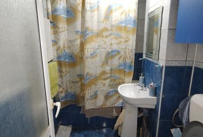 Apartament cu 3 camere decomandat în Exterior Vest