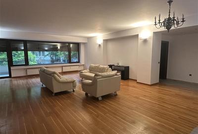 Apartament cu 4 camere semidecomandat, mobilat în Dorobanți