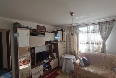 Apartament cu 3 camere semidecomandat în Dărmănești