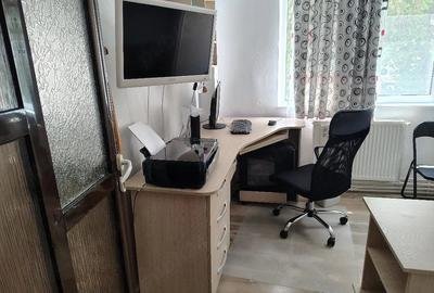 Apartament cu 3 camere semidecomandat în Micro 3 - 5