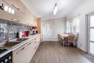 Casă cu 5 camere cu Teren 399 Mp în Lazu - 10
