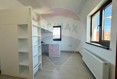Casă cu 5 camere cu Teren 260 Mp în Palazu Mare - 12