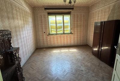 Casă cu 3 camere cu Teren 3649 Mp în Păulești