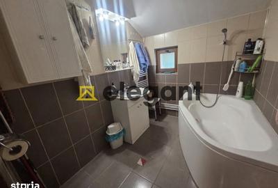 Casă cu 5 camere cu Teren 466 Mp în Bordei