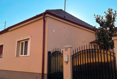 Casă cu 2 camere cu Teren 112 Mp în Central
