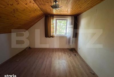 Casă cu 5 camere cu Teren 250 Mp în Sântuhalm