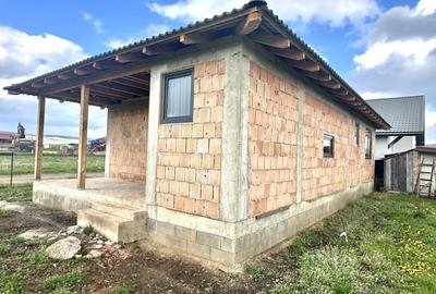 Casă individuală cu 3 camere cu Teren 300 Mp în Micești - 2
