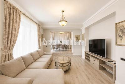 Apartament cu 3 camere decomandat în Delfinariu