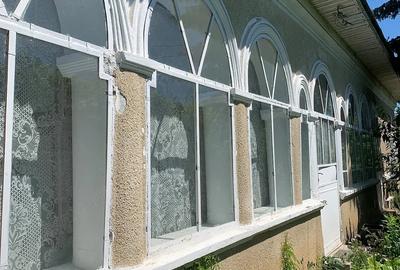 Casă cu 6 camere cu Teren 1900 Mp în Nana