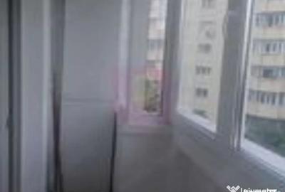 Apartament cu 2 camere semidecomandat în Tei