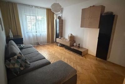 Apartament cu 2 camere decomandat, mobilat în Central