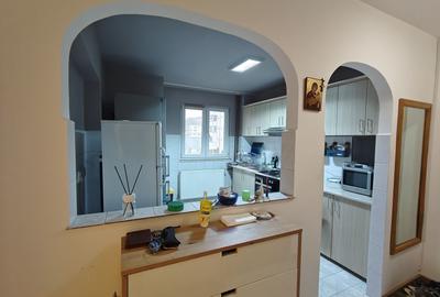 Apartament cu 3 camere semidecomandat în Rogerius - 2