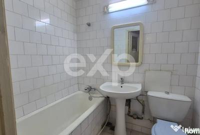 Apartament cu 4 camere decomandat în Negru Vodă