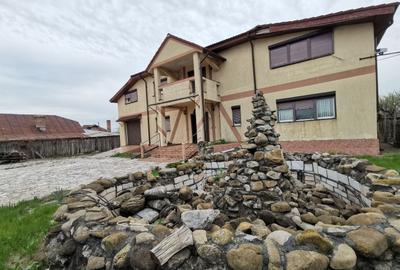 Casă individuală cu 6 camere cu Canalizare în Urechești - 1