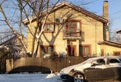 Casă cu 5 camere cu Teren 66 Mp în Valu lui Traian
