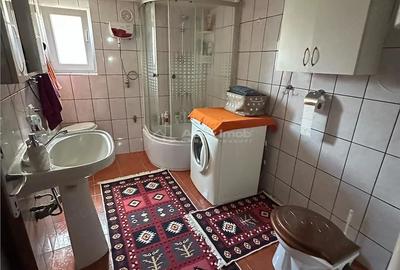 Casă cu 5 camere cu Teren 1500 Mp în Doclin