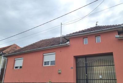 Casă individuală cu 5 camere cu Canalizare în Vărășeni - 1